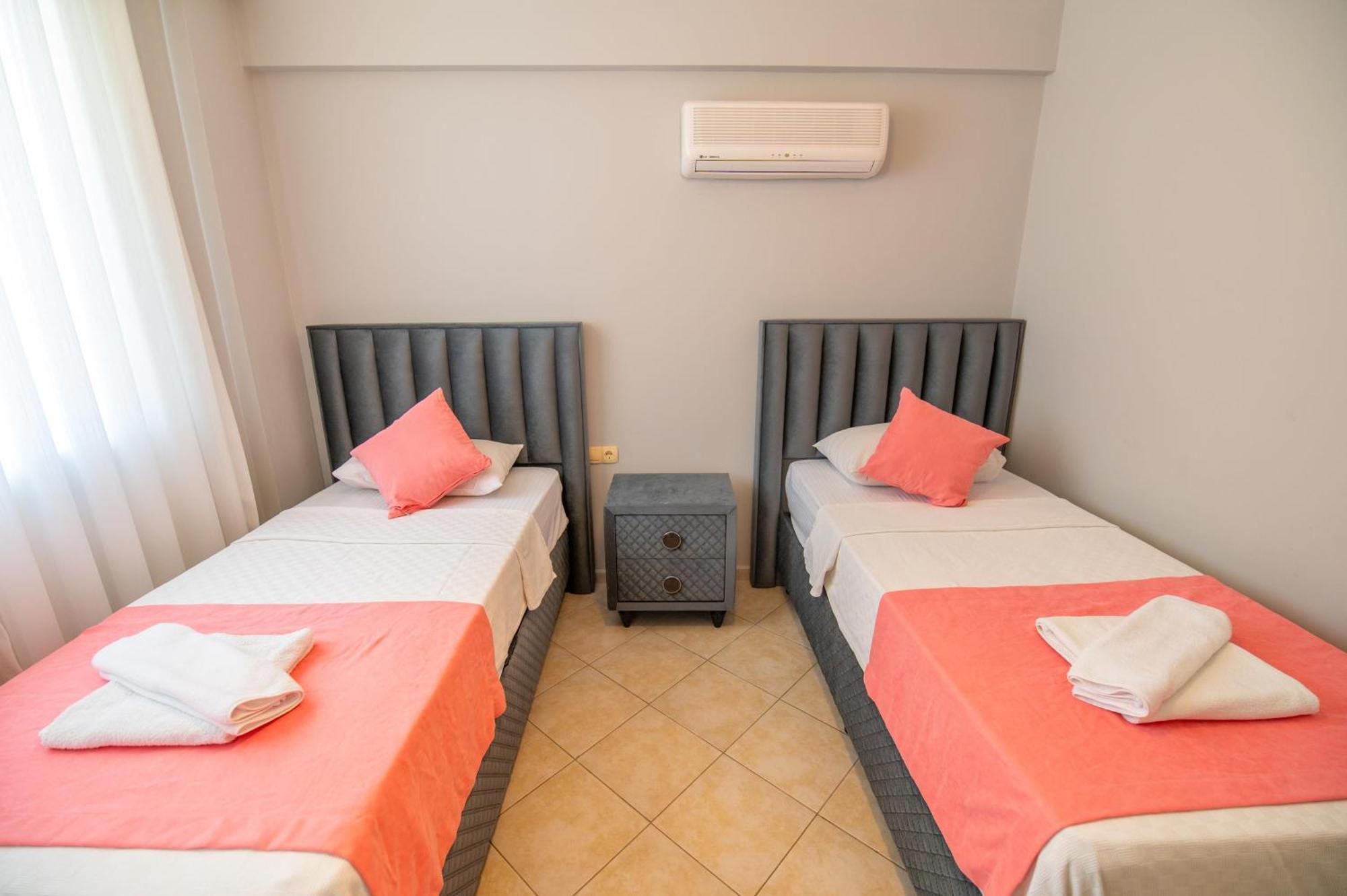 Sunset Beach Resort Aqua Lettings Fethiye Exterior foto