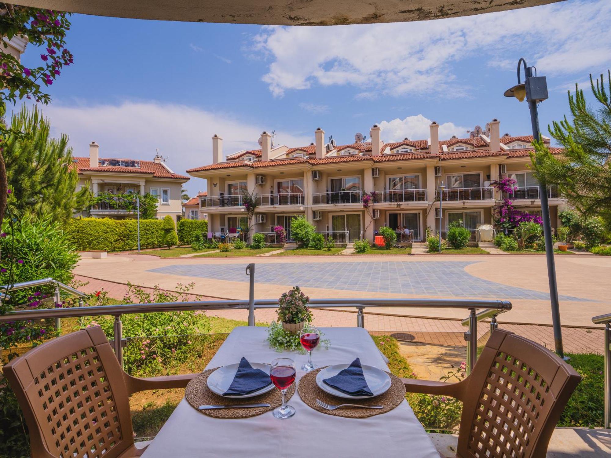 Sunset Beach Resort Aqua Lettings Fethiye Exterior foto