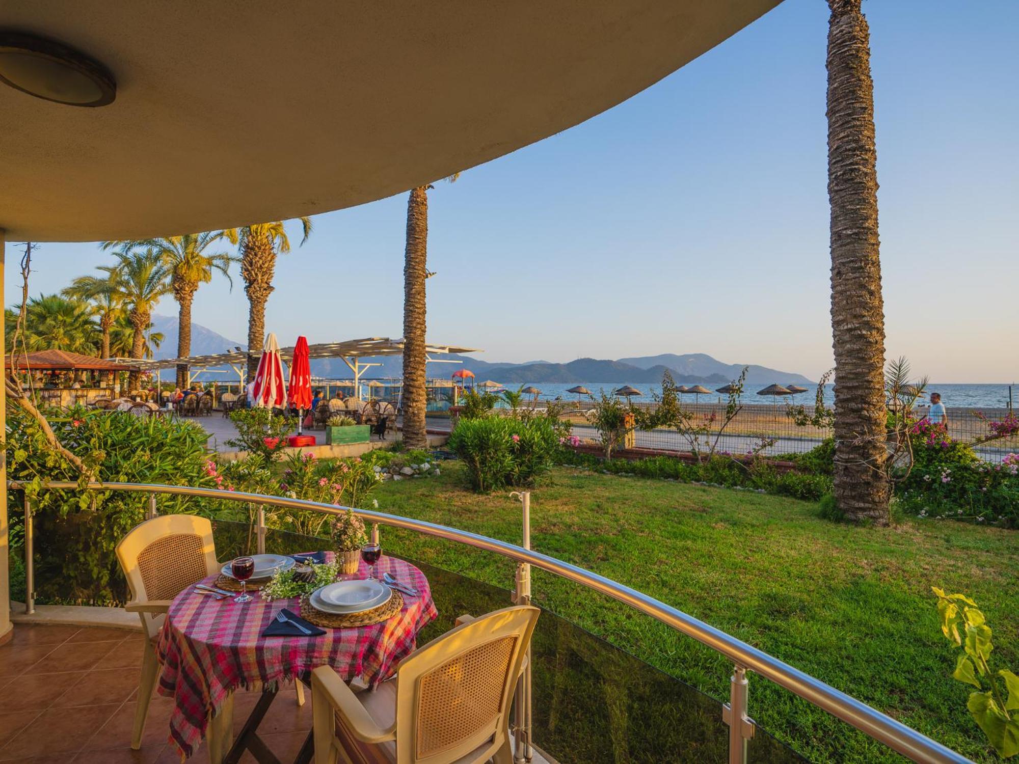 Sunset Beach Resort Aqua Lettings Fethiye Exterior foto