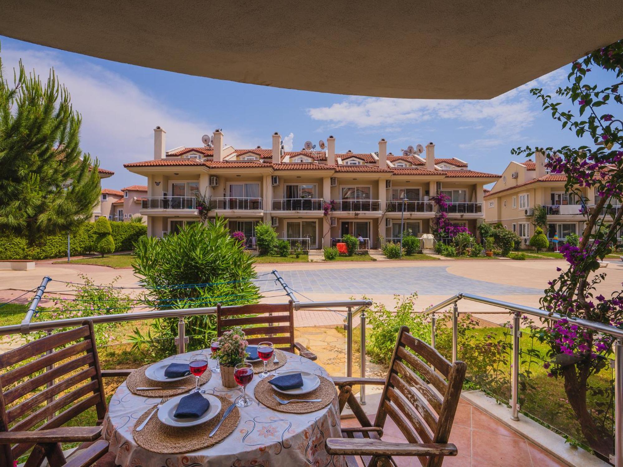 Sunset Beach Resort Aqua Lettings Fethiye Exterior foto